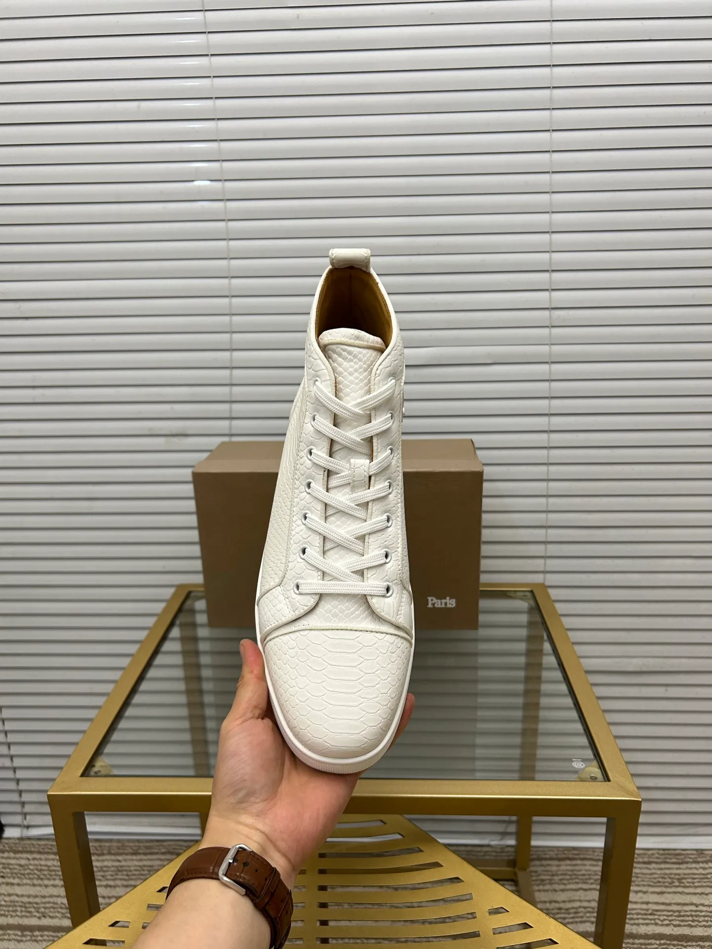 (Customized model) Ex-factory price is 520. christian louboutin (CL red sole shoes) counter series, casual sneakers for couples 📢 📢 📢 Exclusive hot style release 🎈🎈💪 Movable latex feet 👻 Finished outsole line [Proud] 😝Female 35-40# Male 38#-46, global supply😝 [Top version]: Original imported genuine leather upper, top original leather lining, original molded TPU outsole, original 1:1 detail processing, original shoe last,